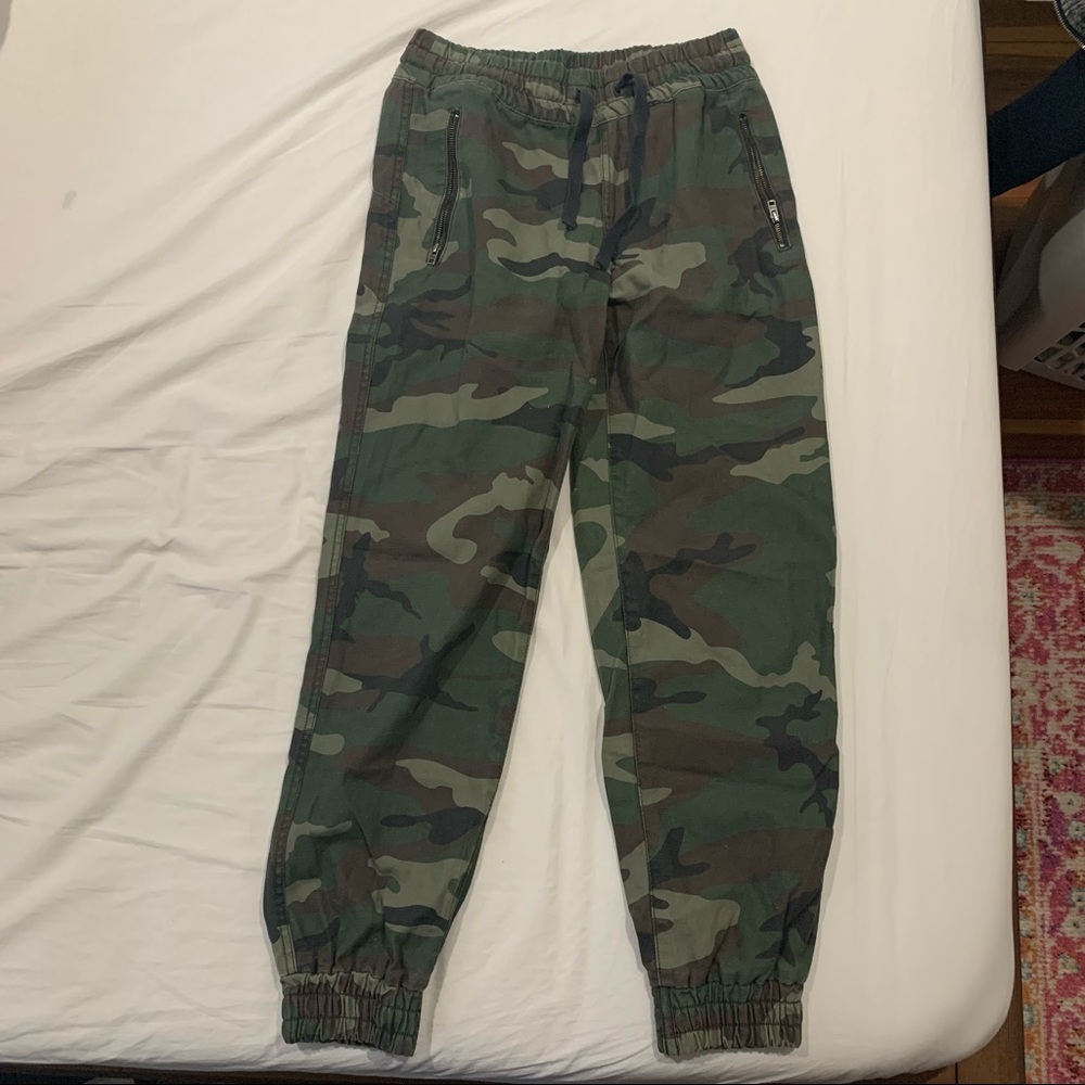 Aritzia TNA Alix camo pants
